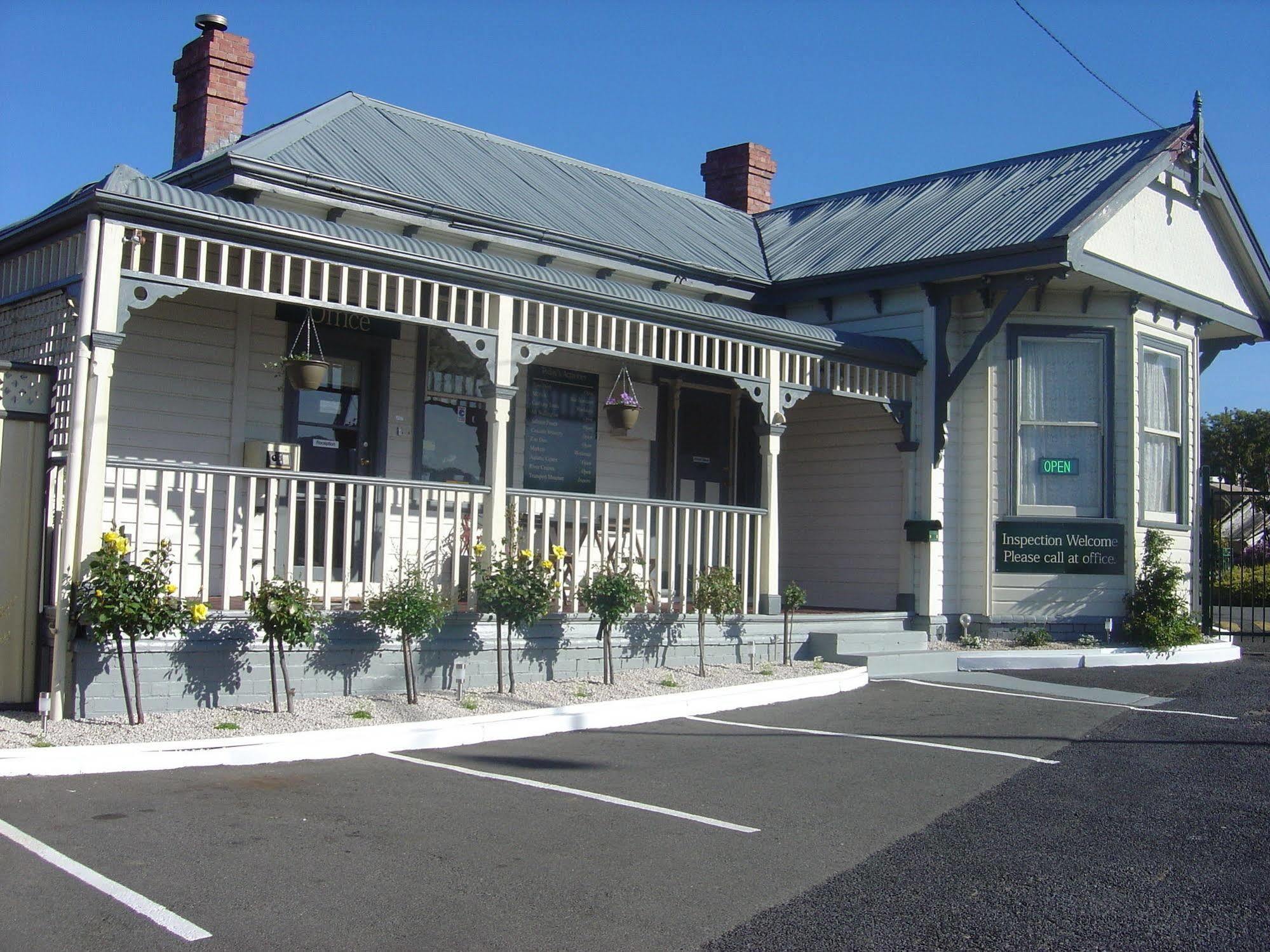 Hobart Cabins & Cottages Goodwood ภายนอก รูปภาพ