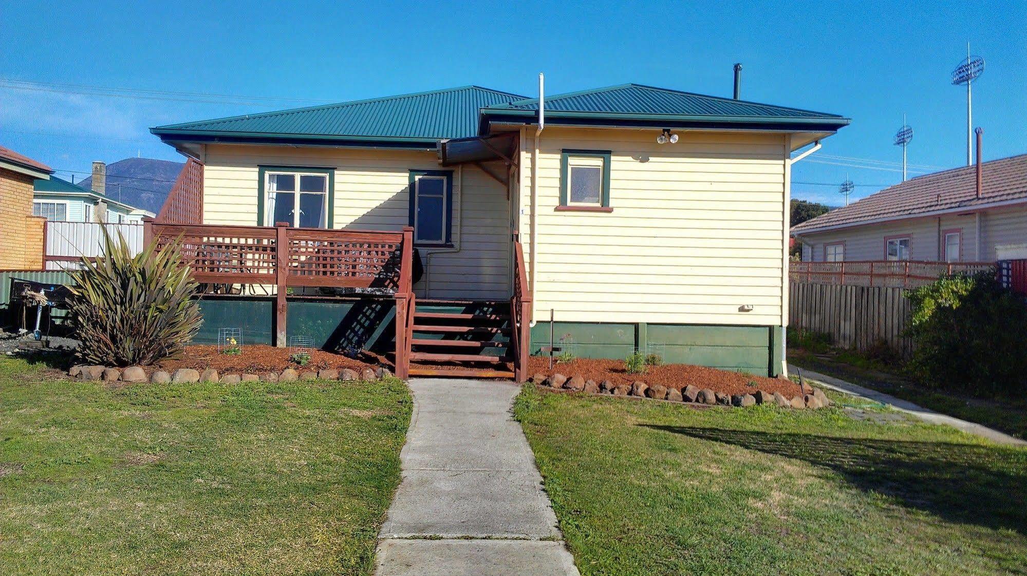 Hobart Cabins & Cottages Goodwood ภายนอก รูปภาพ